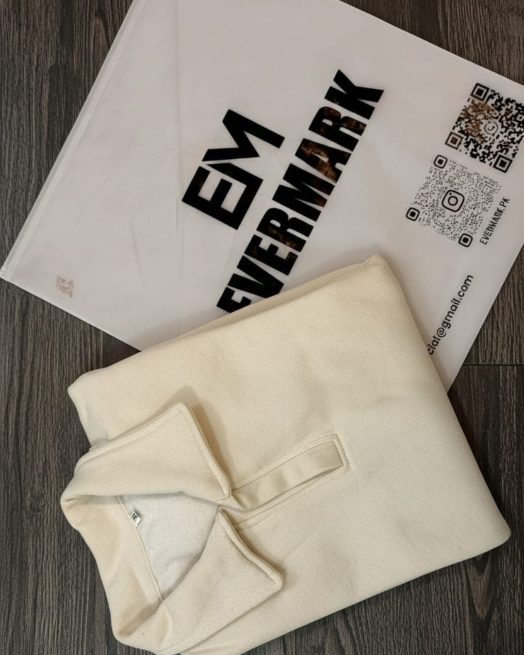 Old Money Style off White Sweatshirt